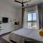 Serene Hillview Getaway